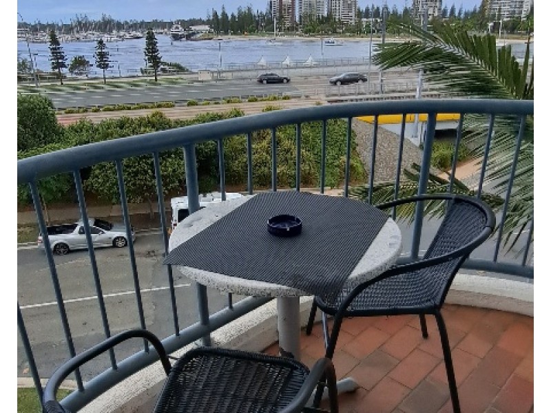 415/2 Barney Street, Southport QLD 4215