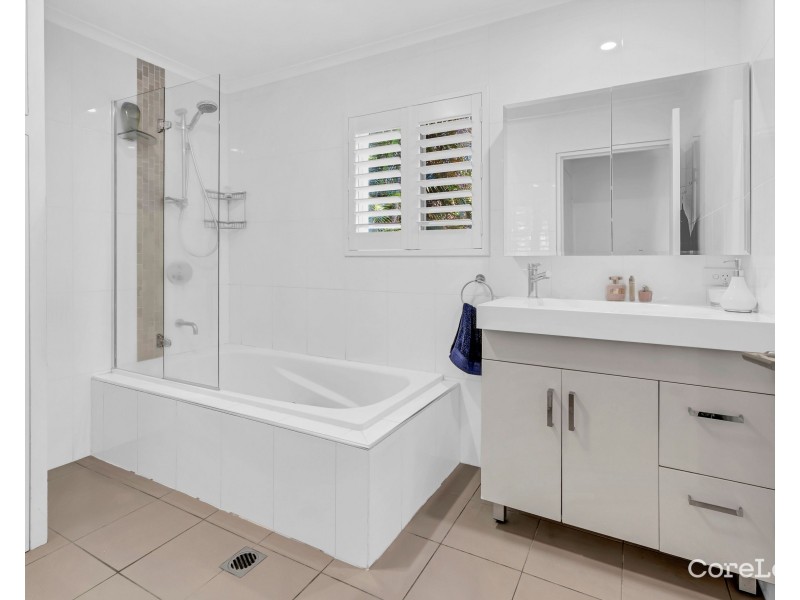 12 Heeb Street, Bundall QLD 4217