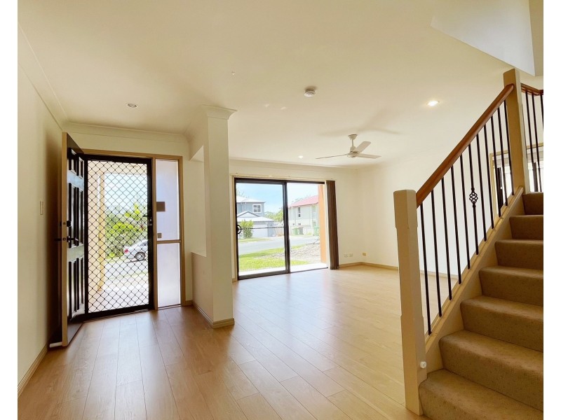 13 Caragh Crescent, Oxenford QLD 4210