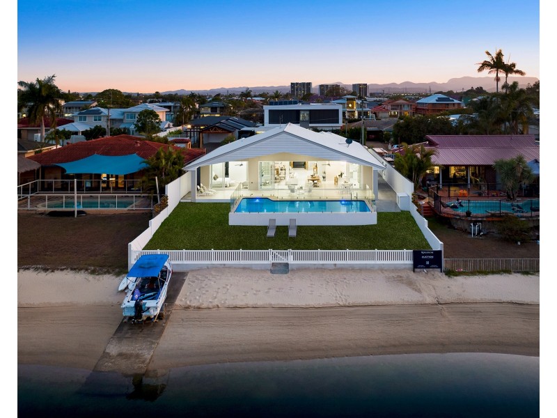 23 Park Avenue, Broadbeach Waters QLD 4218