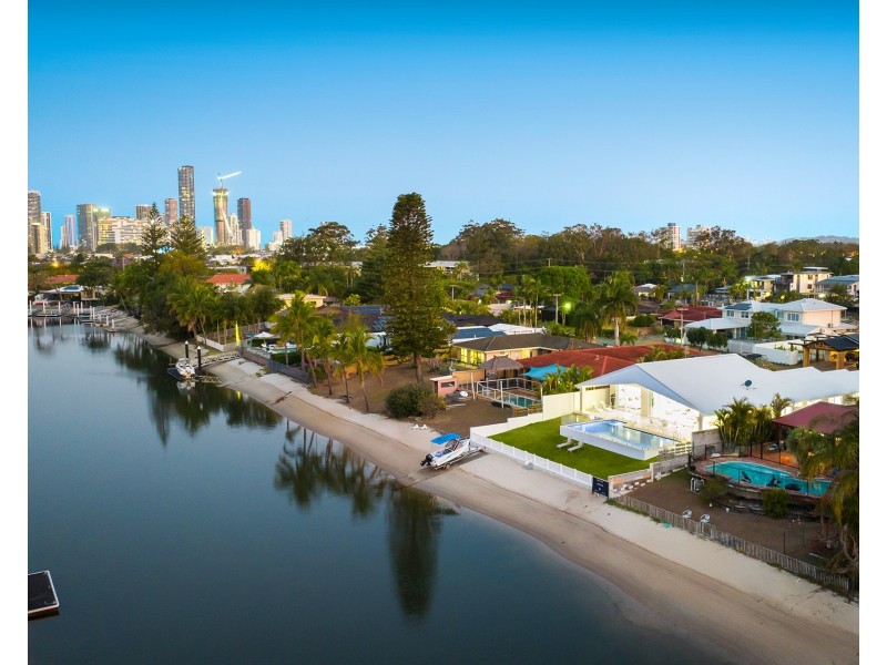 23 Park Avenue, Broadbeach Waters QLD 4218