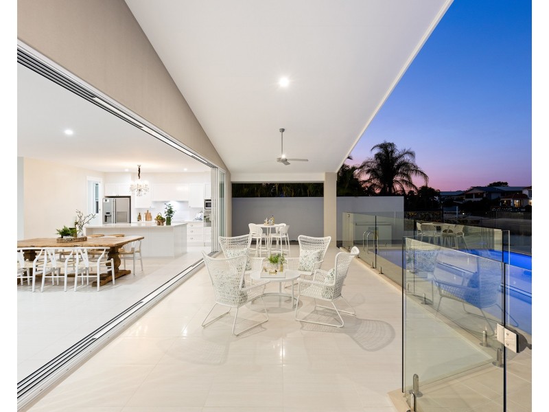 23 Park Avenue, Broadbeach Waters QLD 4218
