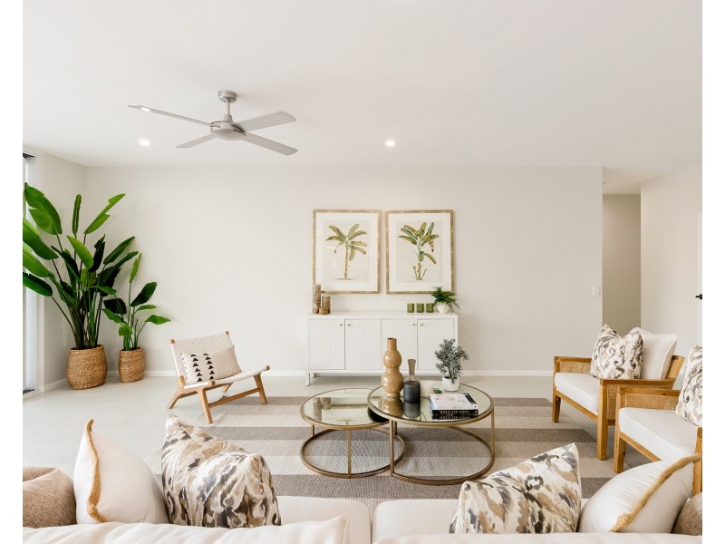 23 Park Avenue, Broadbeach Waters QLD 4218