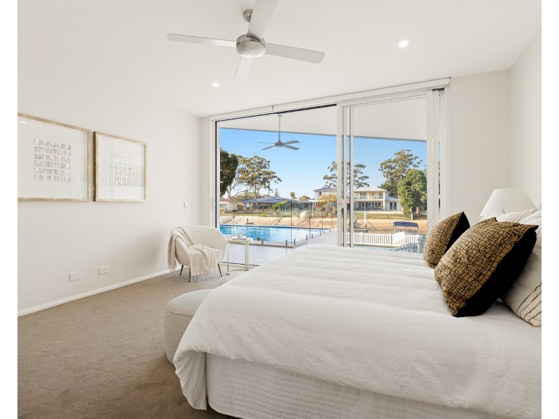 23 Park Avenue, Broadbeach Waters QLD 4218