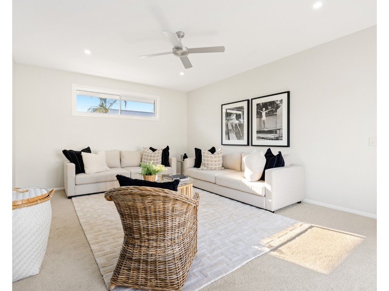 23 Park Avenue, Broadbeach Waters QLD 4218