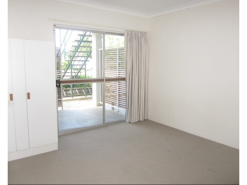 1/24 Hazlewood Street, New Farm QLD 4005