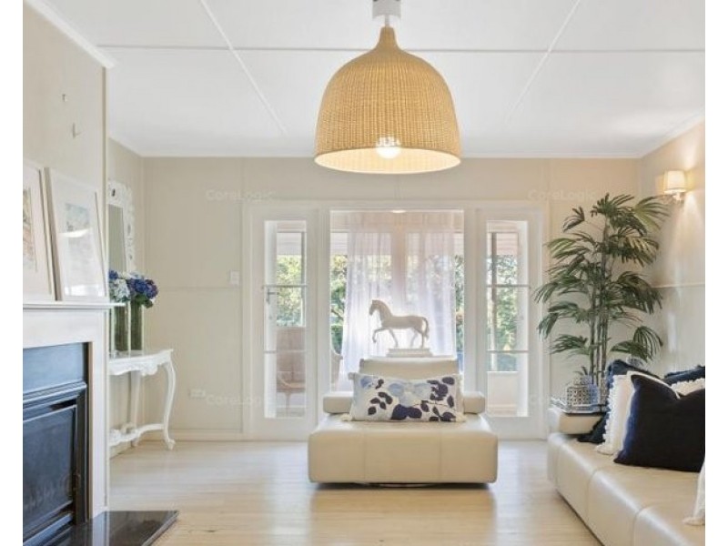 52 BROAD STREET, Labrador QLD 4215