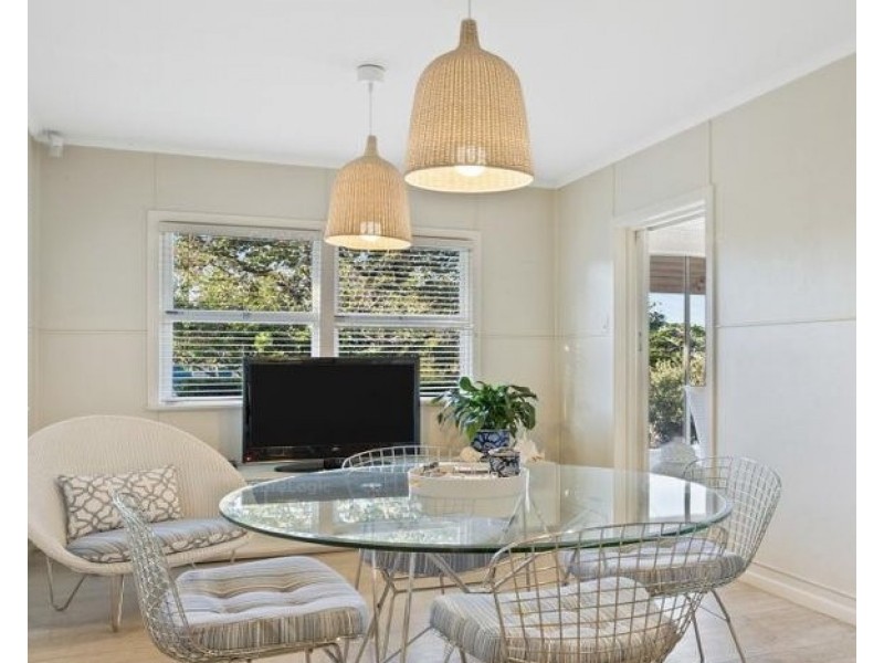 52 BROAD STREET, Labrador QLD 4215