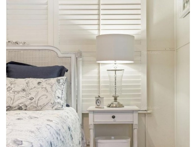 52 BROAD STREET, Labrador QLD 4215