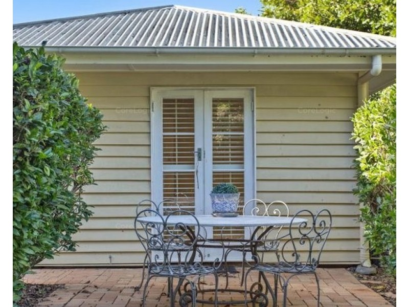 52 BROAD STREET, Labrador QLD 4215