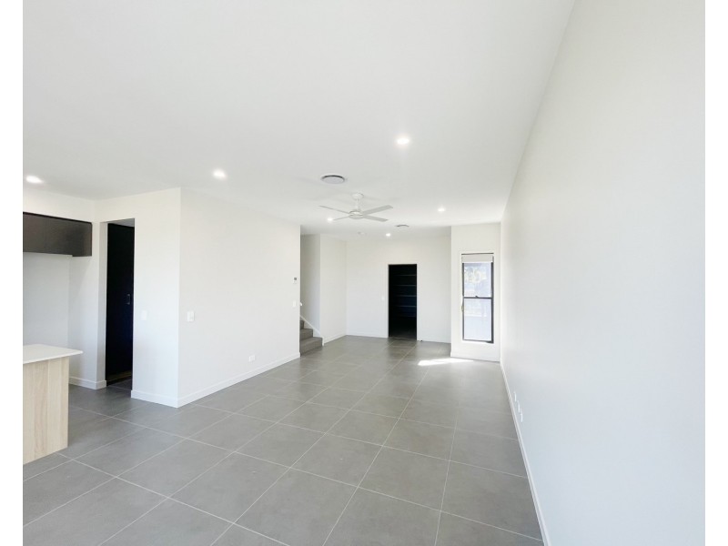 49/1 Lake Serenity Boulevard, Helensvale QLD 4212