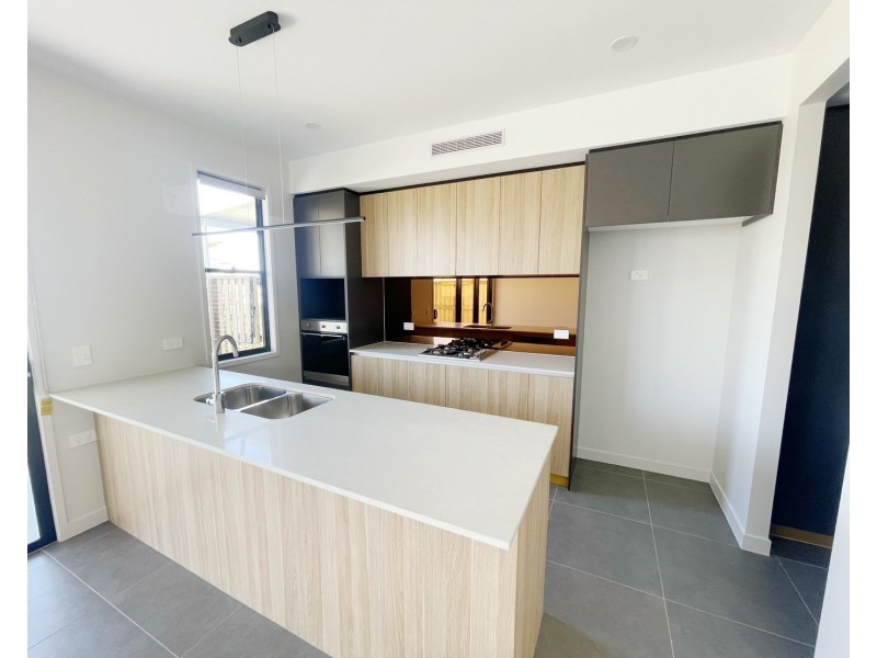 49/1 Lake Serenity Boulevard, Helensvale QLD 4212