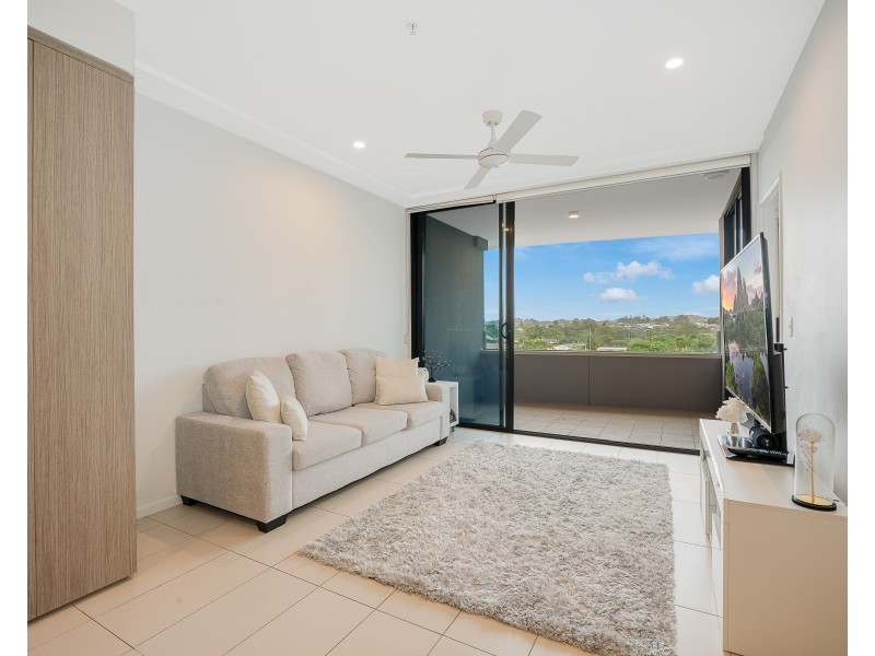 1059/123 Cavendish Road, Coorparoo QLD 4151