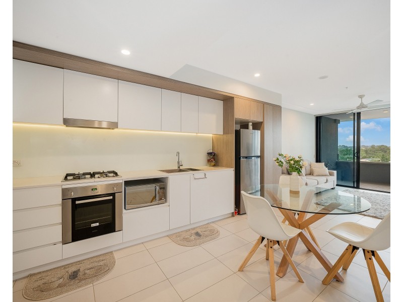 1059/123 Cavendish Road, Coorparoo QLD 4151