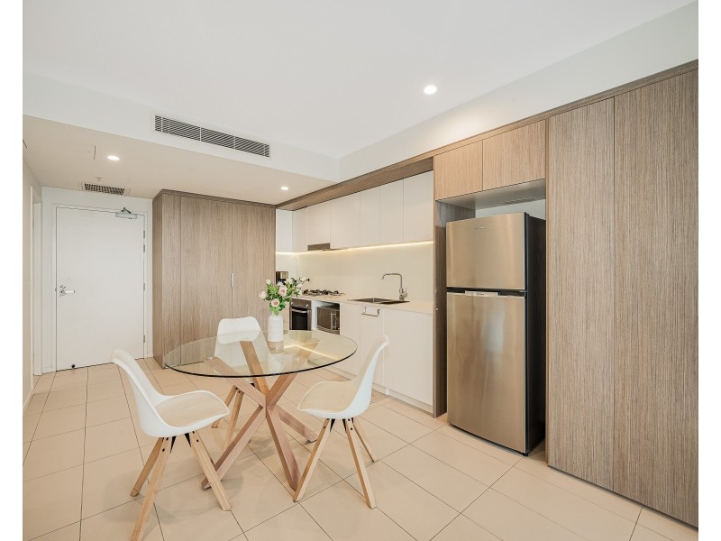 1059/123 Cavendish Road, Coorparoo QLD 4151