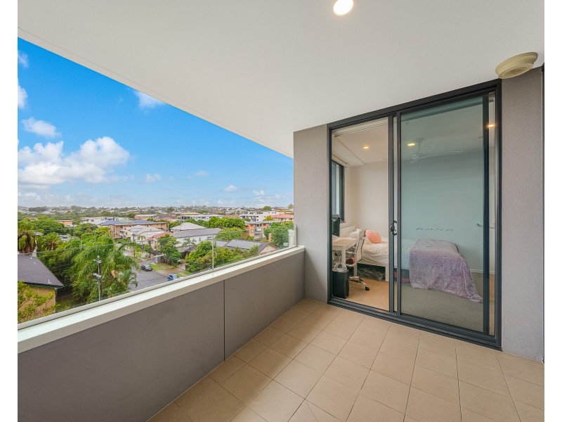 1059/123 Cavendish Road, Coorparoo QLD 4151