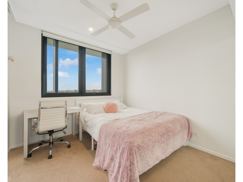 1059/123 Cavendish Road, Coorparoo QLD 4151