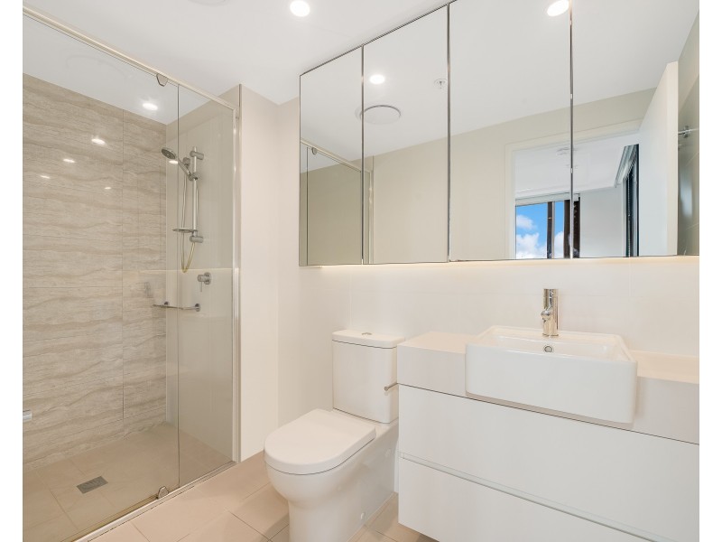 1059/123 Cavendish Road, Coorparoo QLD 4151