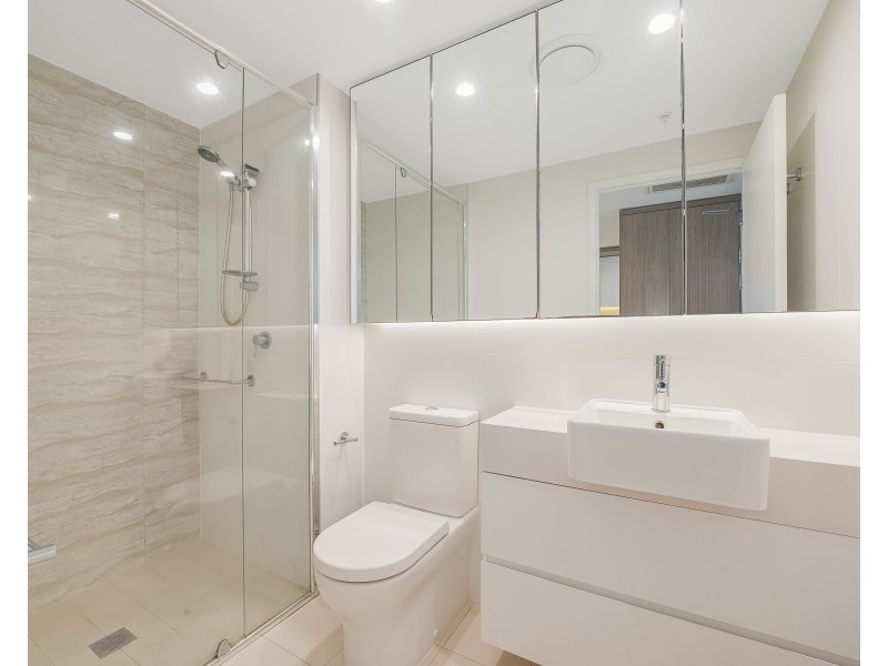 1059/123 Cavendish Road, Coorparoo QLD 4151