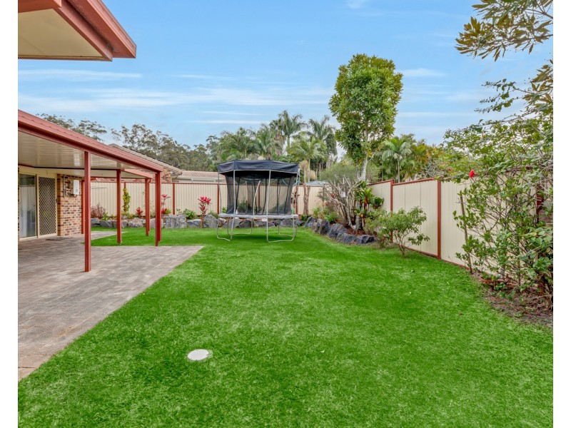13 Kosciusko Crescent, Southport QLD 4215
