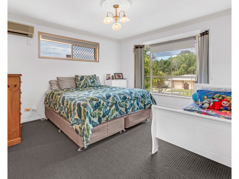 13 Kosciusko Crescent, Southport QLD 4215