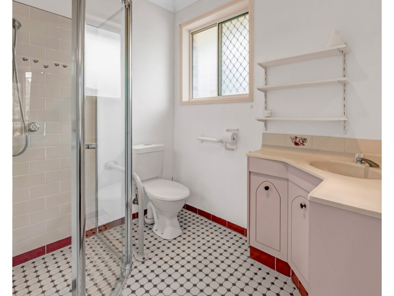 13 Kosciusko Crescent, Southport QLD 4215