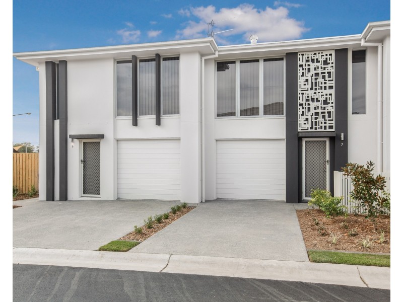 7/188 Gainsborough Drive, Pimpama QLD 4209