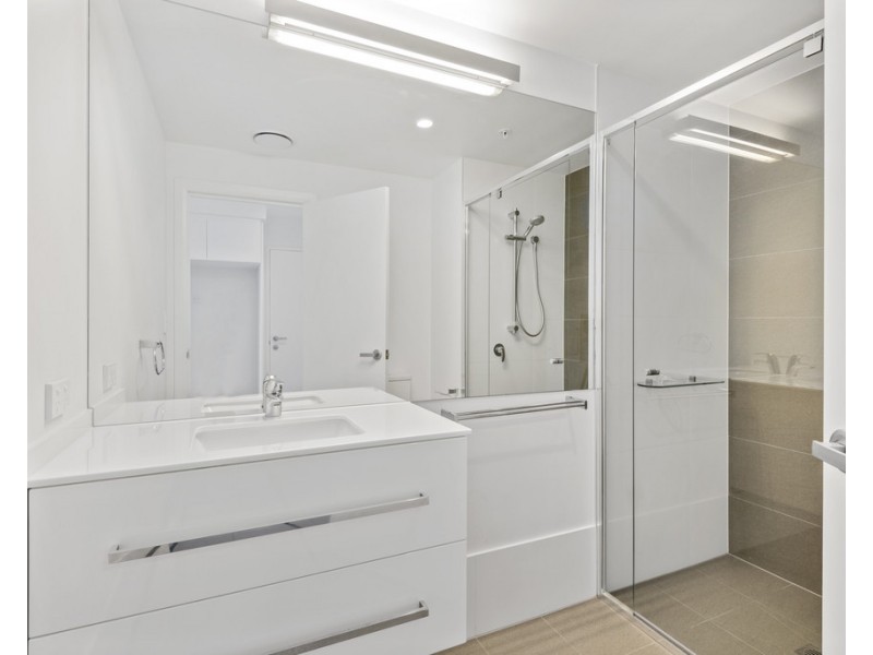 10806/300 Old Cleveland Road, Coorparoo QLD 4151