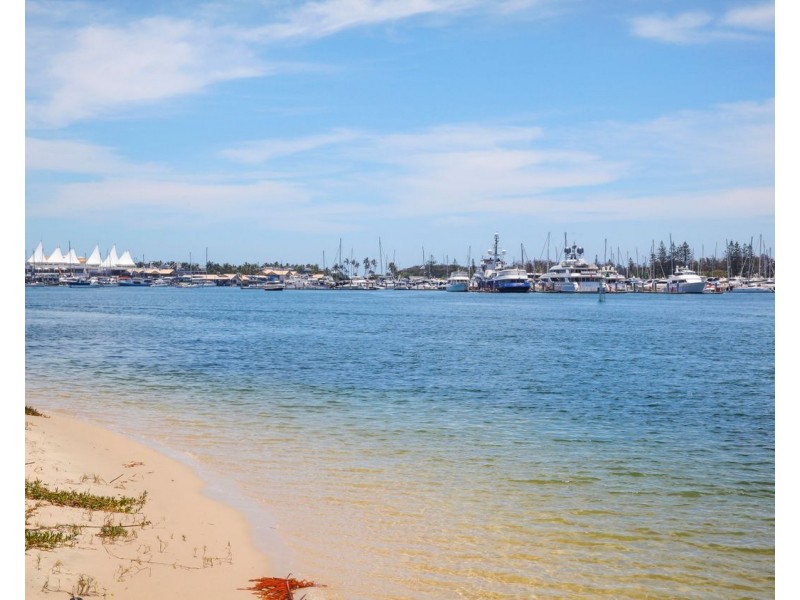 414/2 Barney Street, Southport QLD 4215