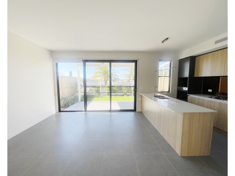 49/1 Lake Serenity Boulevard, Helensvale QLD 4212