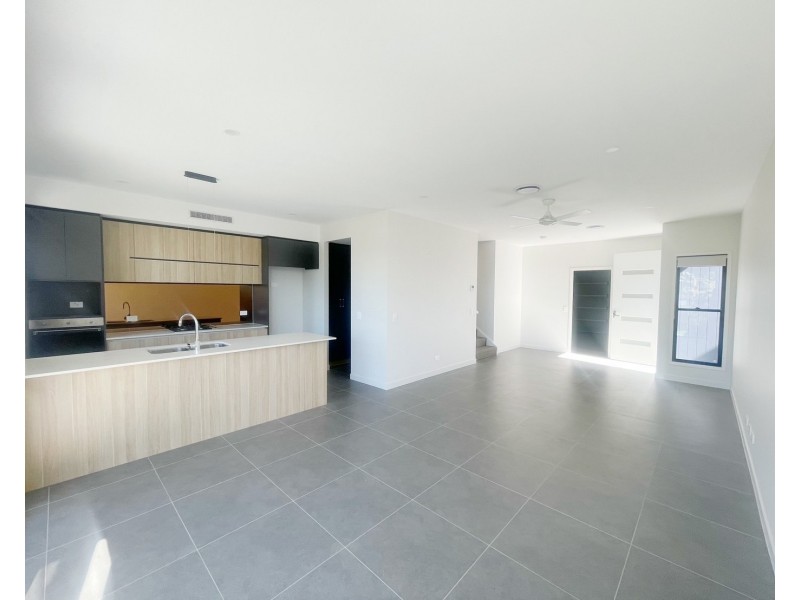 49/1 Lake Serenity Boulevard, Helensvale QLD 4212