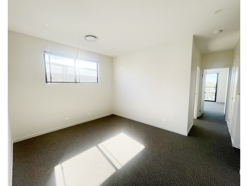 49/1 Lake Serenity Boulevard, Helensvale QLD 4212