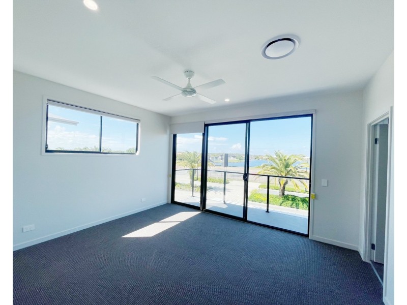 49/1 Lake Serenity Boulevard, Helensvale QLD 4212