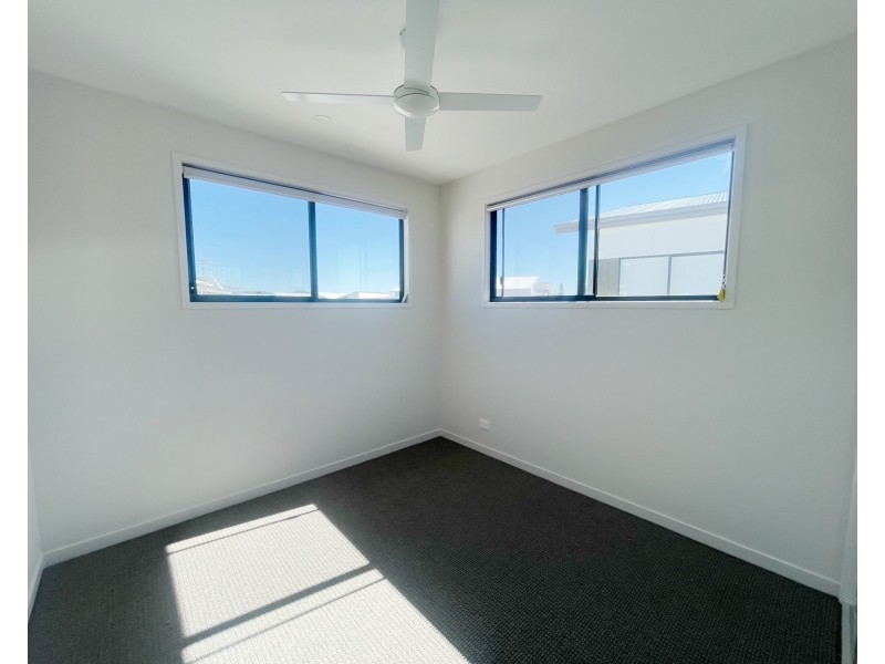 49/1 Lake Serenity Boulevard, Helensvale QLD 4212