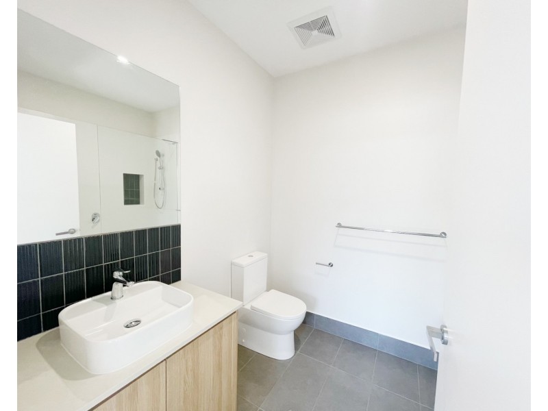 49/1 Lake Serenity Boulevard, Helensvale QLD 4212