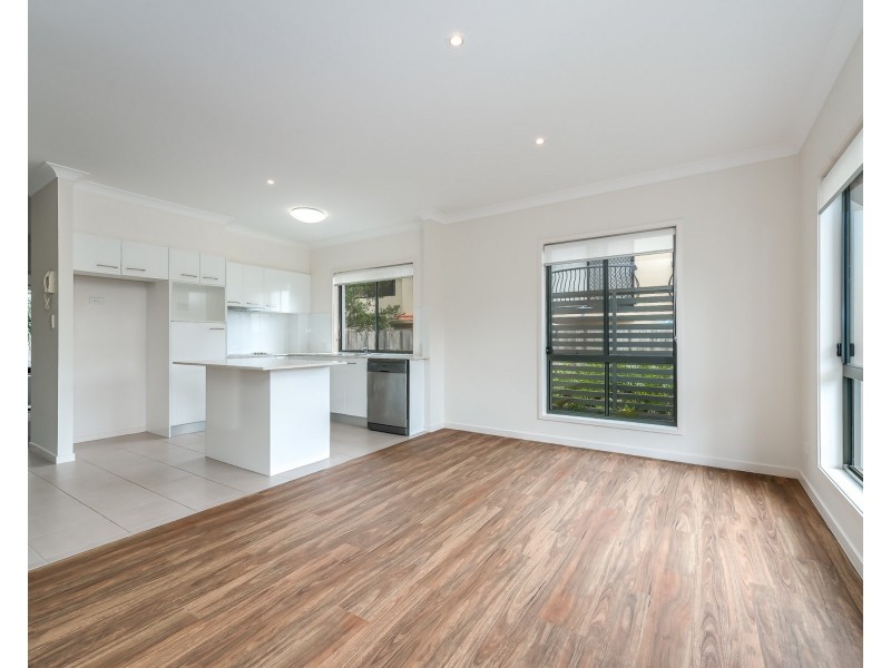 8/139 Cotlew Street, Ashmore QLD 4214