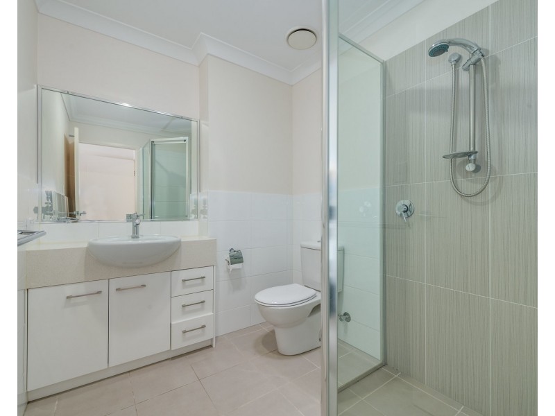 8/139 Cotlew Street, Ashmore QLD 4214
