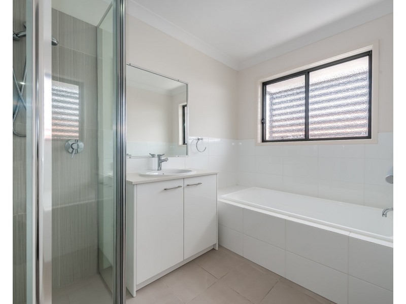 8/139 Cotlew Street, Ashmore QLD 4214