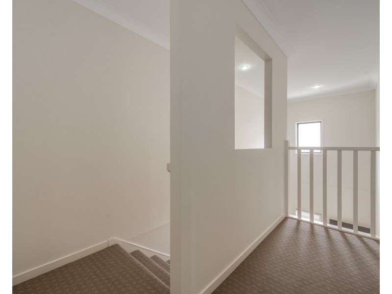 8/139 Cotlew Street, Ashmore QLD 4214