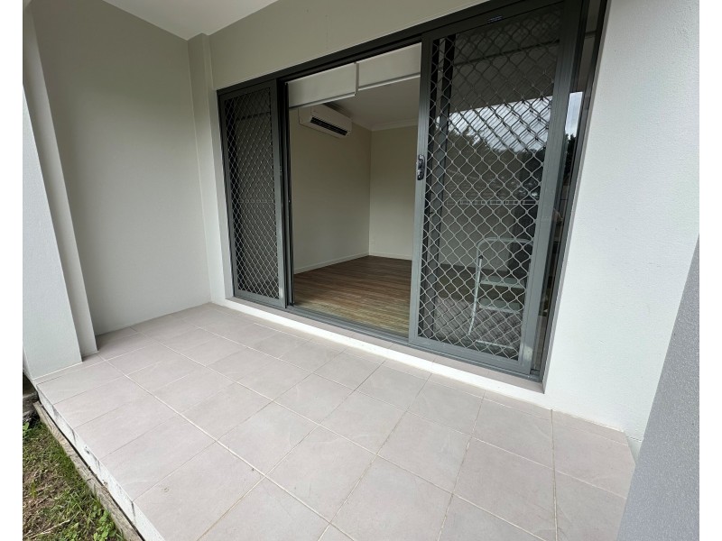 8/139 Cotlew Street, Ashmore QLD 4214