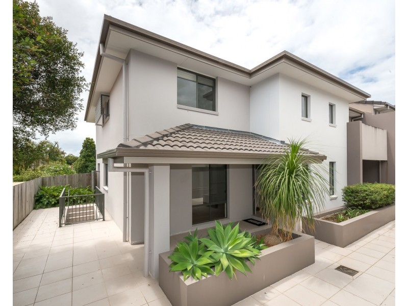 8/139 Cotlew Street, Ashmore QLD 4214