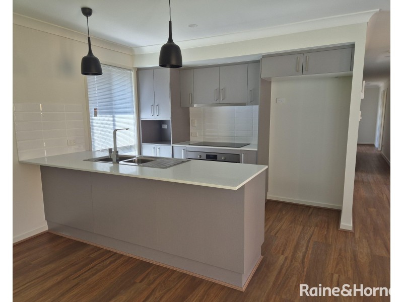 1 Rosa Street, Ripley QLD 4306