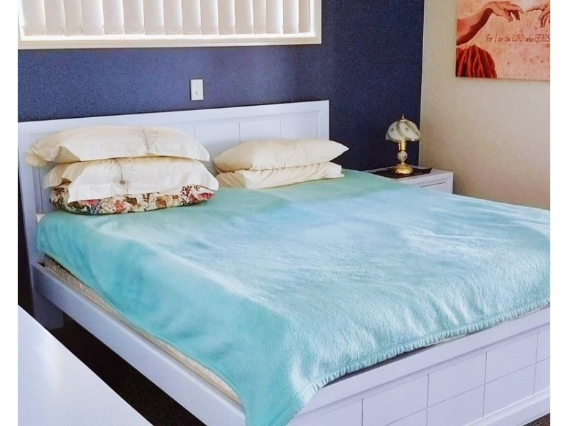 10 Debbie Way, Nerang QLD 4211