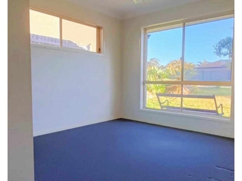 10 Debbie Way, Nerang QLD 4211