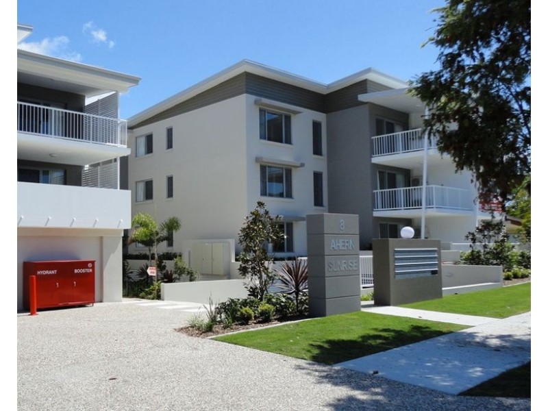18/18/8 Ahern Street, Labrador QLD 4215