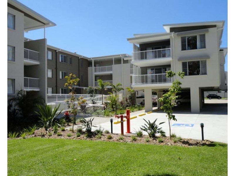 18/18/8 Ahern Street, Labrador QLD 4215
