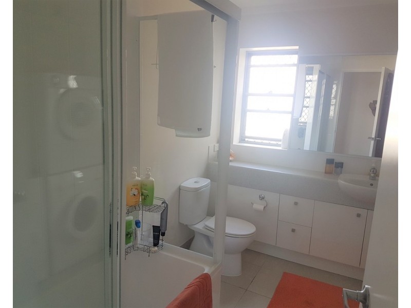 18/18/8 Ahern Street, Labrador QLD 4215