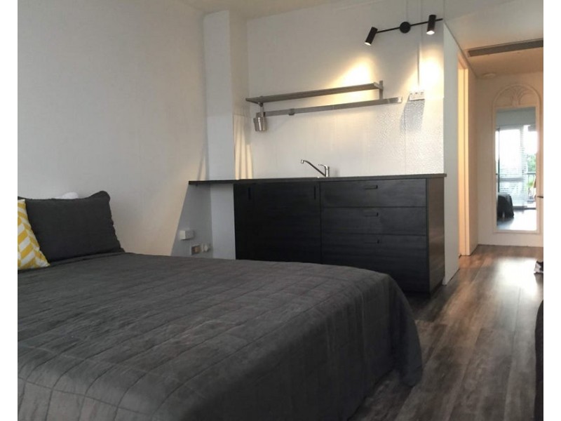 413/2 Barney Street, Southport QLD 4215