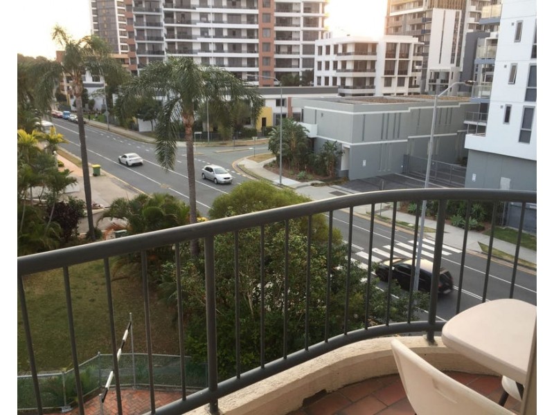 413/2 Barney Street, Southport QLD 4215