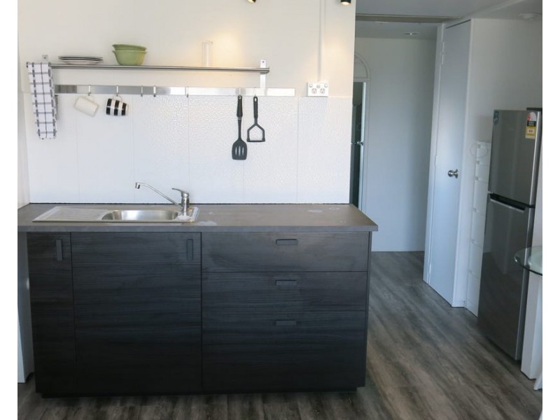 413/2 Barney Street, Southport QLD 4215